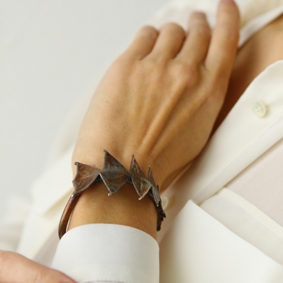 Flora Jewelry - Banksia leaf bracelet in silver